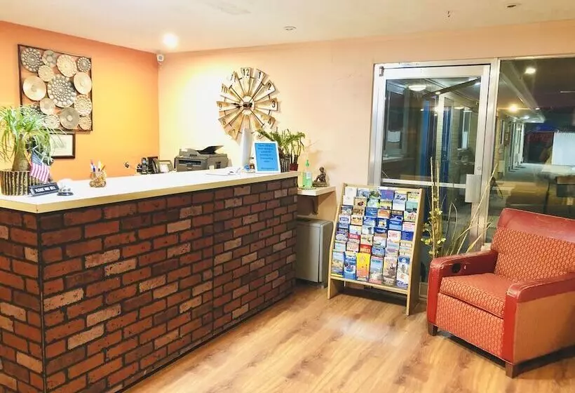 Annie Oakley Motel Oakley