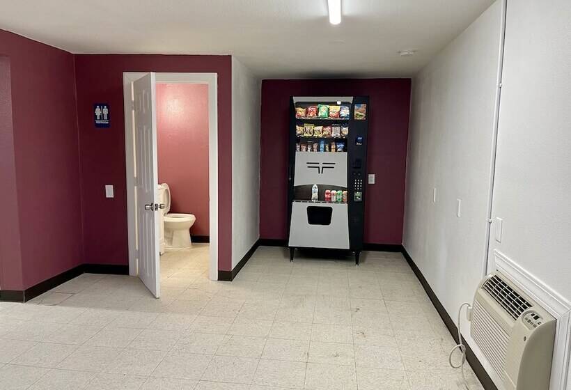 Annie Oakley Motel Oakley