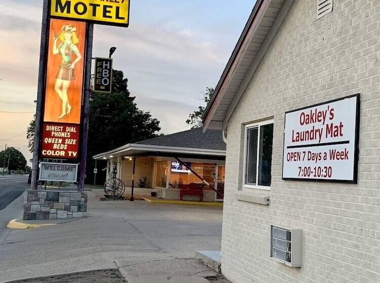 Annie Oakley Motel Oakley