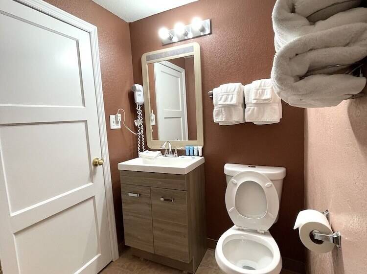 Annie Oakley Motel Oakley