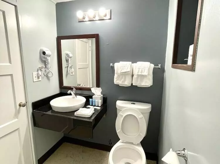 Annie Oakley Motel Oakley