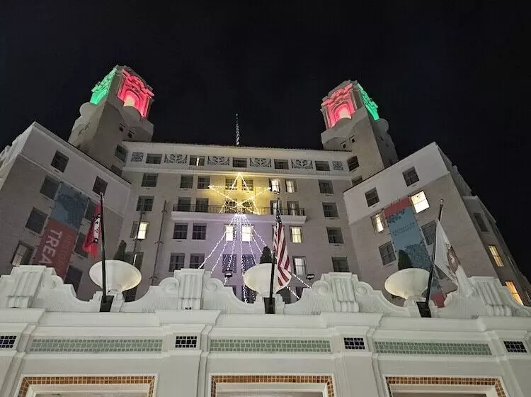 Arlington Resort Hotel & Spa