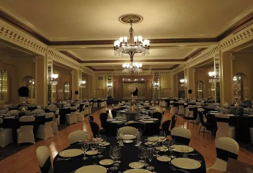 Arlington Resort Hotel & Spa