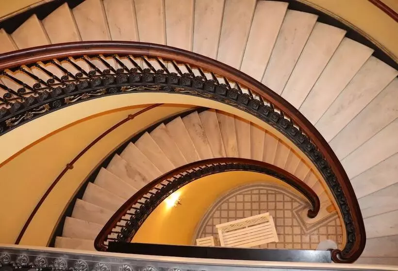 Arlington Resort Hotel & Spa