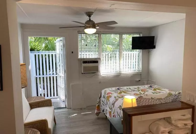 호텔 Alexander Palms Court   No Hidden Resort Fees!