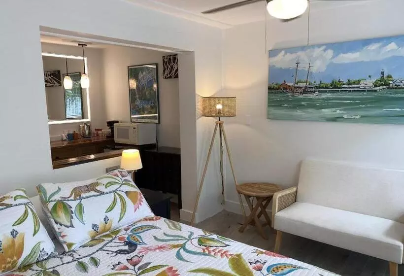 호텔 Alexander Palms Court   No Hidden Resort Fees!