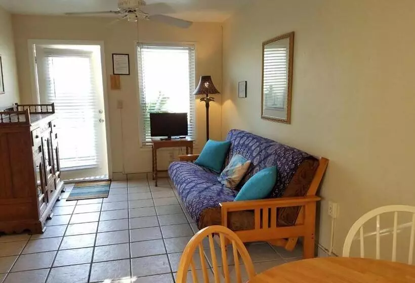 호텔 Alexander Palms Court   No Hidden Resort Fees!