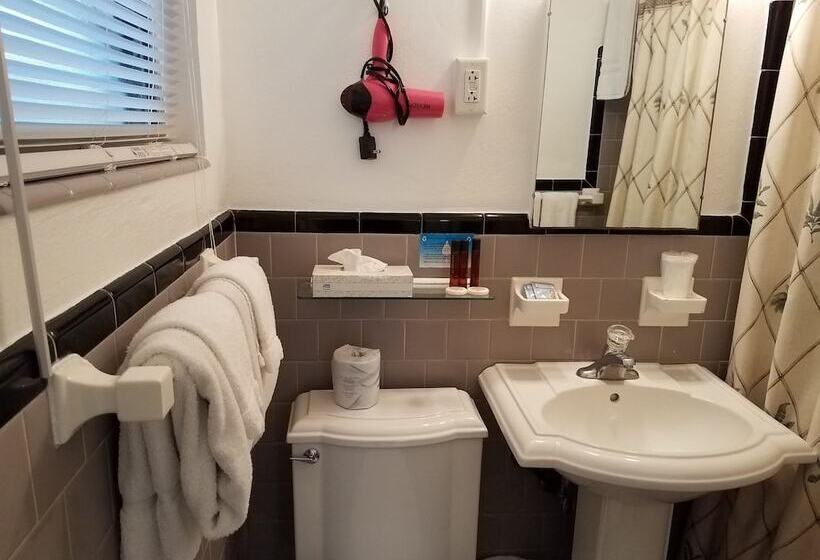 فندق Alexander Palms Court No Hidden Resort Fees!