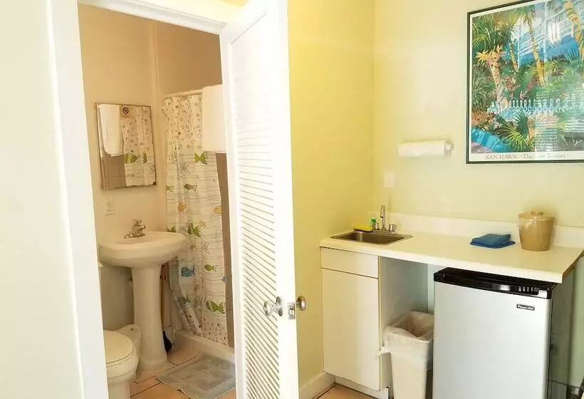 호텔 Alexander Palms Court   No Hidden Resort Fees!