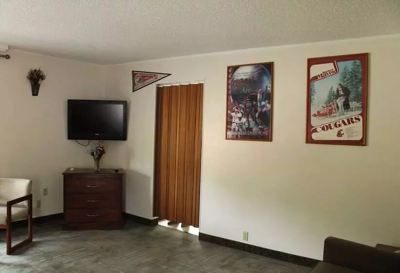 هتل American Travel Inn