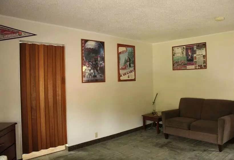 هتل American Travel Inn