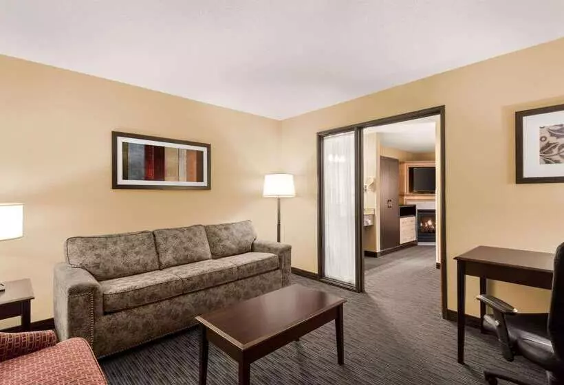 Отель Americinn By Wyndham Detroit Lakes