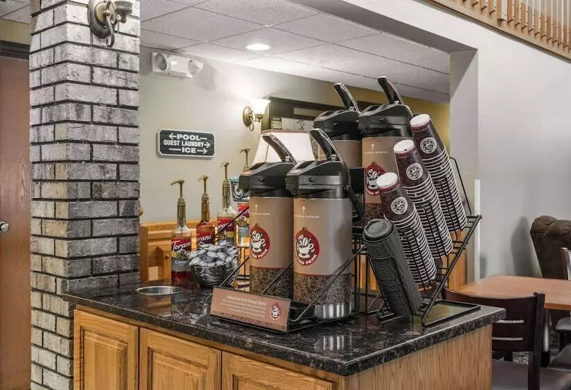 Отель Americinn By Wyndham Detroit Lakes