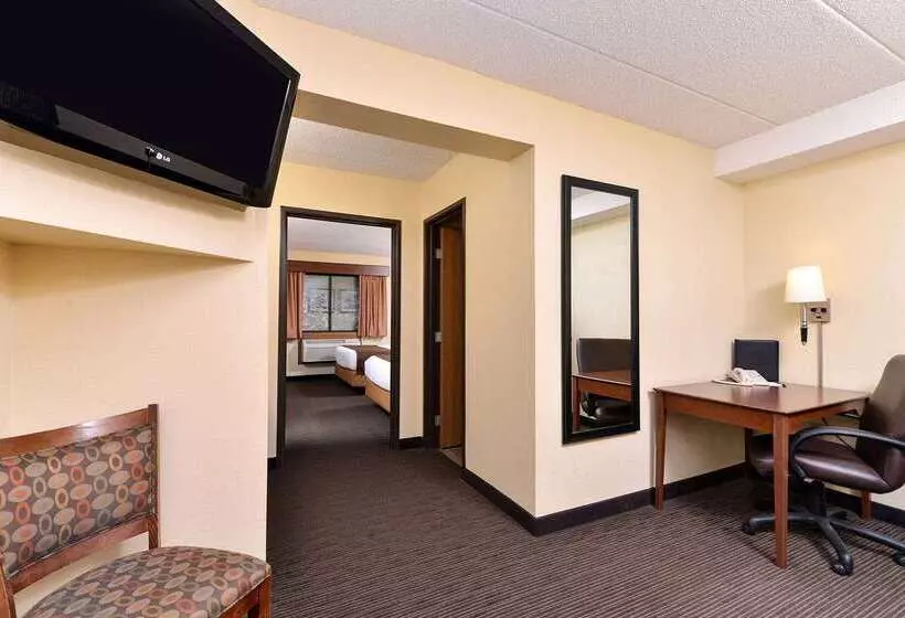 ホテル Americinn By Wyndham Fergus Falls Conference Center