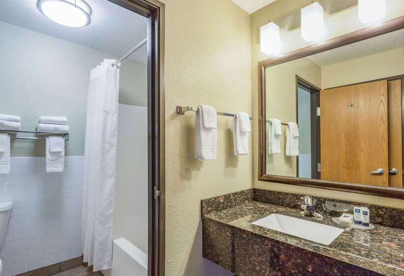 호텔 Americinn By Wyndham Menomonie