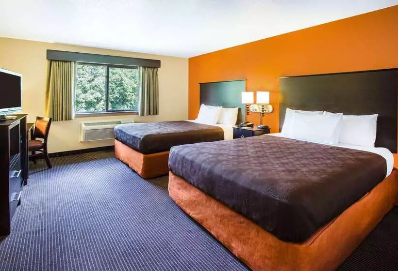 Отель Americinn By Wyndham Menomonie