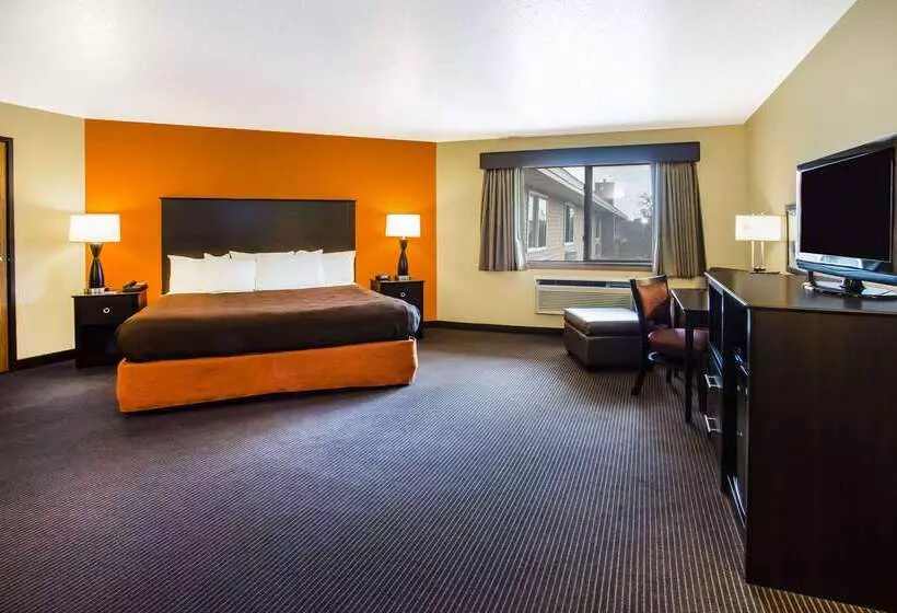 Отель Americinn By Wyndham Menomonie