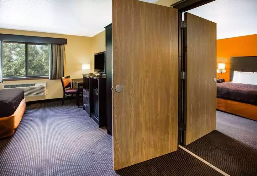 Отель Americinn By Wyndham Menomonie