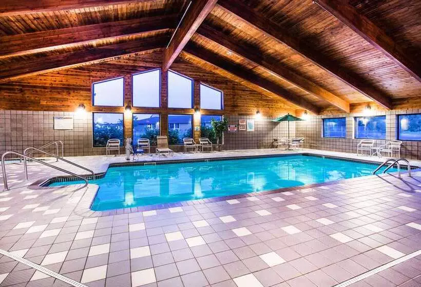Отель Americinn By Wyndham Menomonie