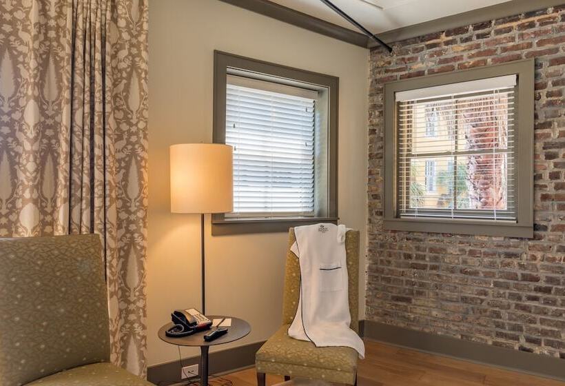 Hotel Andrew Pinckney Inn