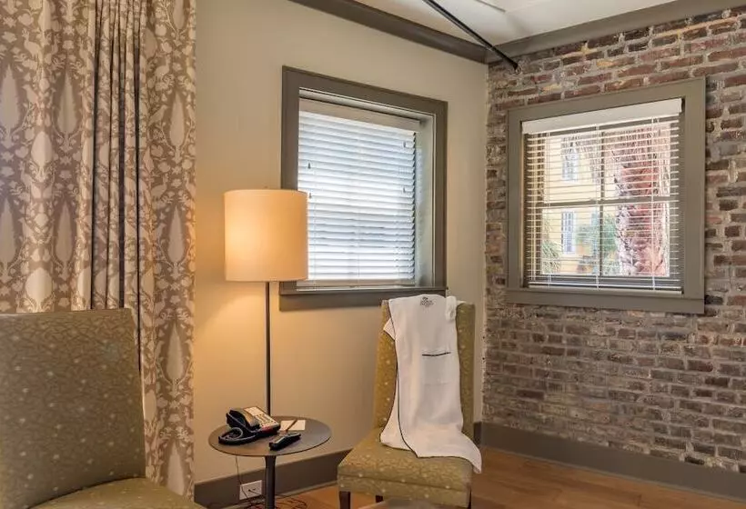 ホテル Andrew Pinckney Inn