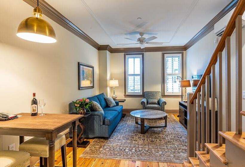 Hotel Andrew Pinckney Inn