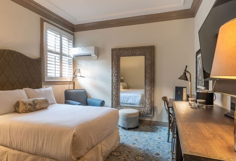 Hotel Andrew Pinckney Inn