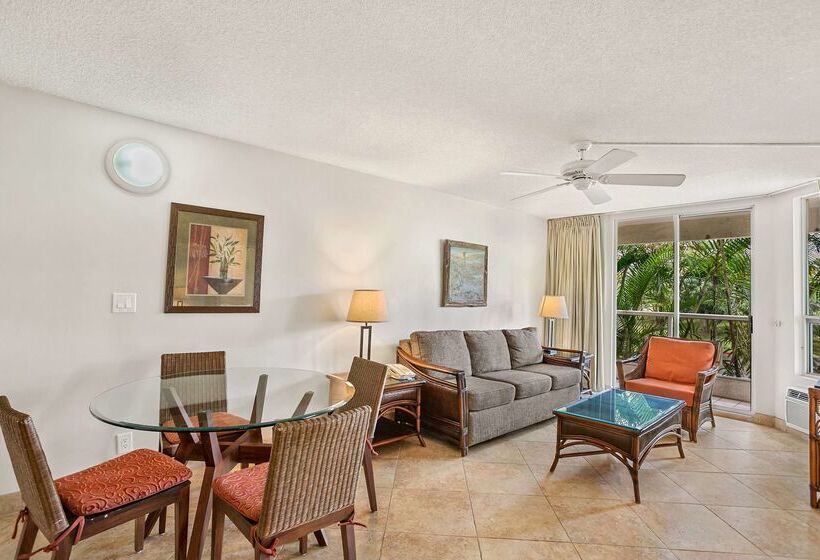 Otel Aston At The Maui Banyan