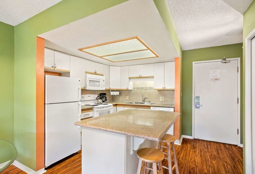 Otel Aston At The Maui Banyan