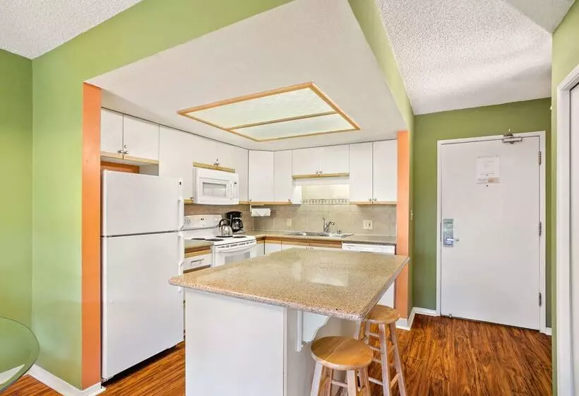 호텔 Aston At The Maui Banyan