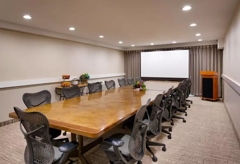 Atrium Hotel Orange County