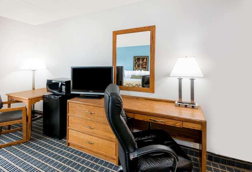 Отель Baymont By Wyndham Marshalltown