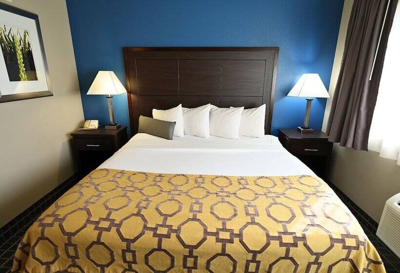 Отель Baymont By Wyndham Marshalltown