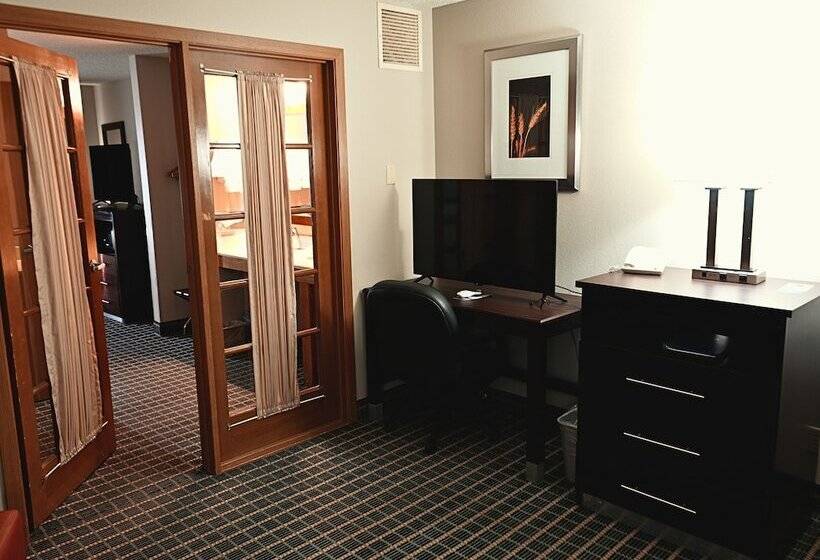 Отель Baymont By Wyndham Marshalltown