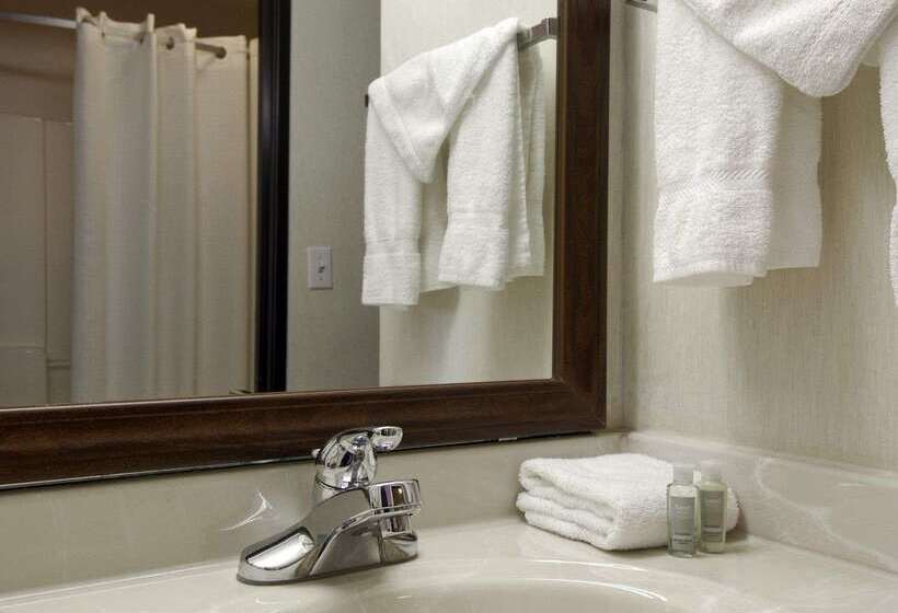 فندق Baymont By Wyndham Whitewater