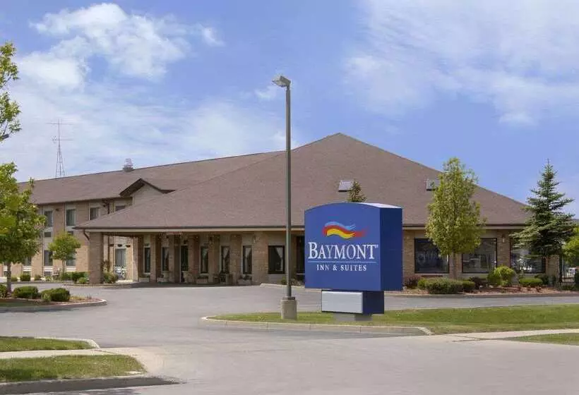 Отель Baymont By Wyndham Whitewater