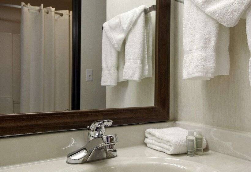 فندق Baymont By Wyndham Whitewater