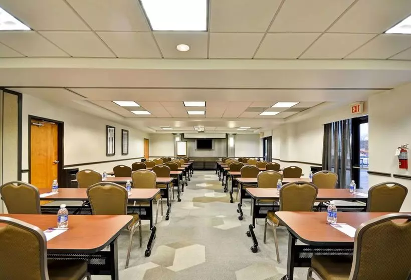 בית מלון כפרי Hyatt Place Tampa Airport/westshore