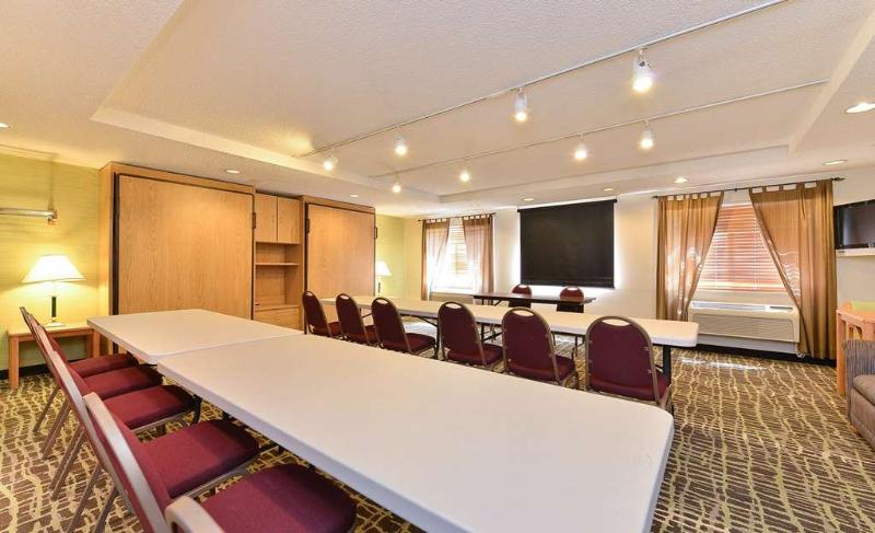 Hotel Wave At Rehoboth Beach