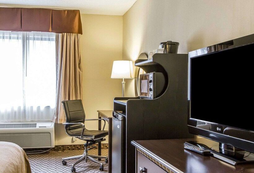 בית מלון כפרי Quality Inn Macomb Near University Area