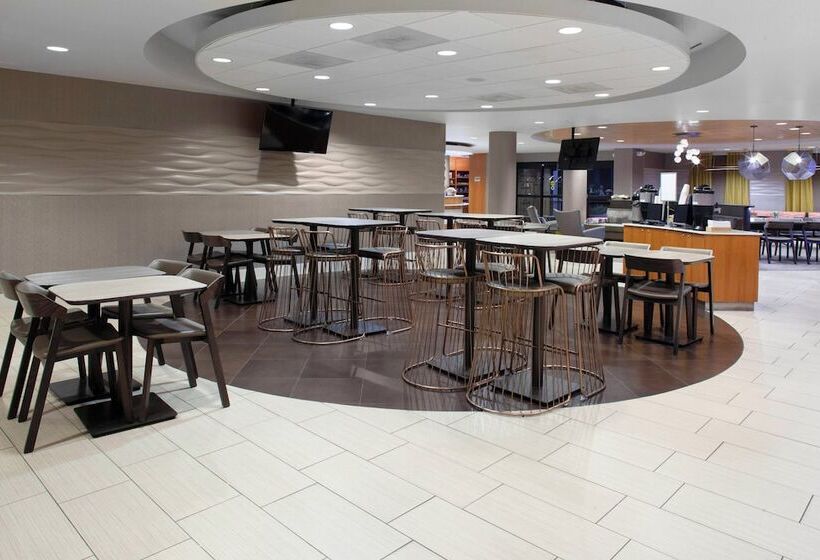 فندق Springhill Suites Cincinnati North Forest Park