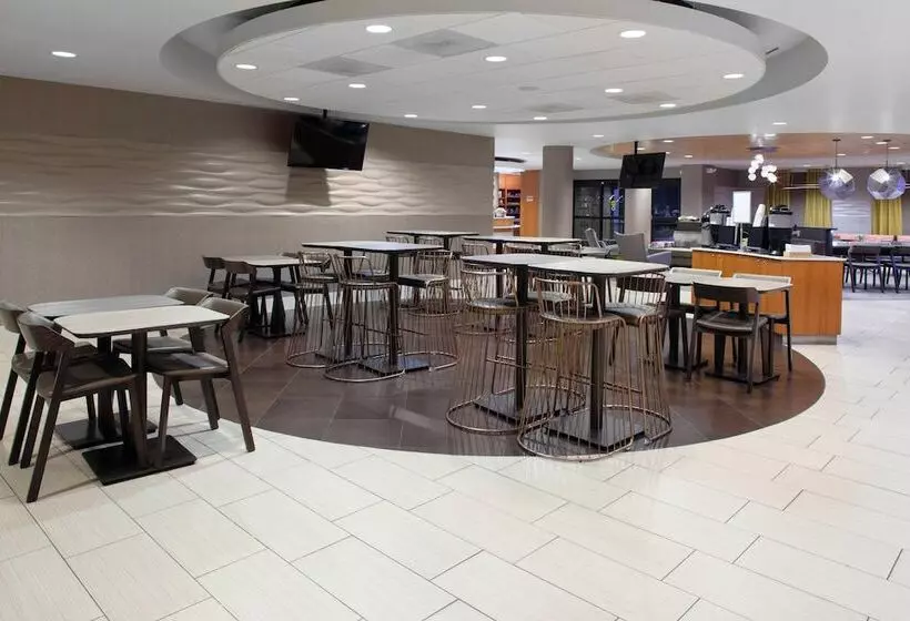 호텔 Springhill Suites Cincinnati North Forest Park