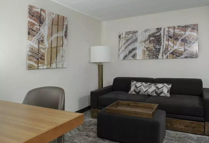 호텔 Springhill Suites Cincinnati North Forest Park