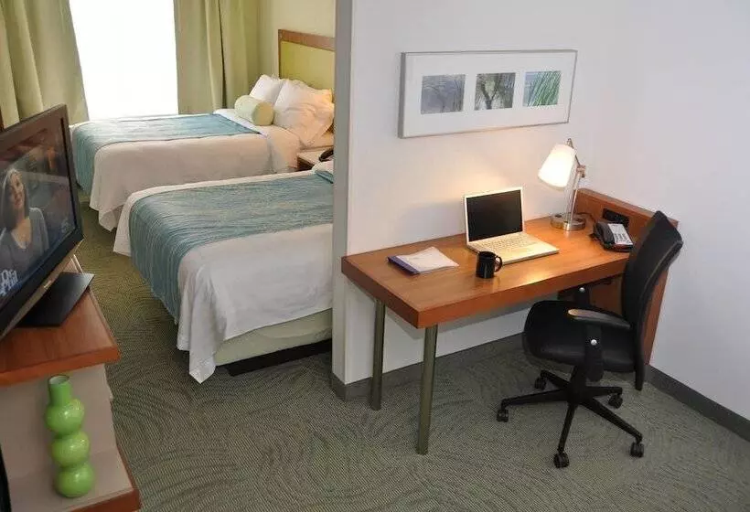 호텔 Springhill Suites Cincinnati North Forest Park