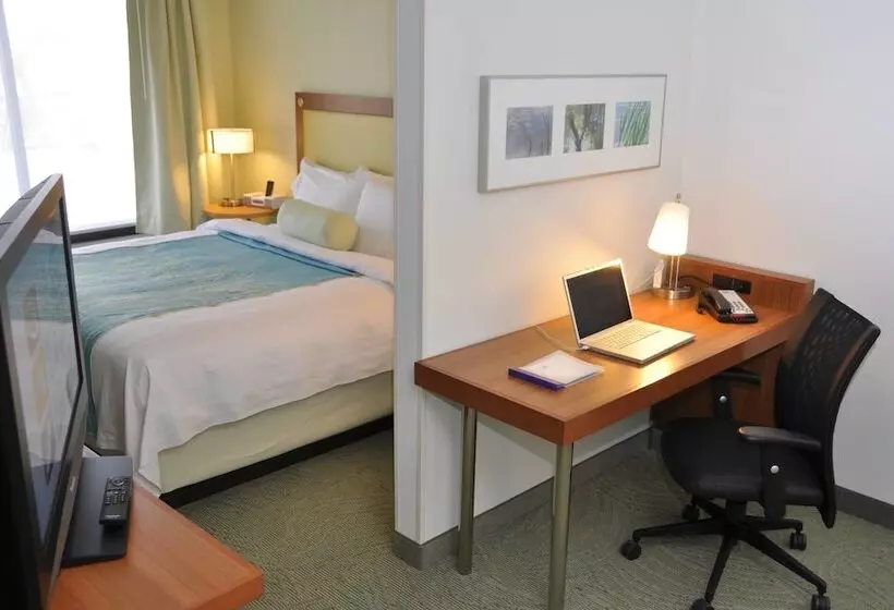 호텔 Springhill Suites Cincinnati North Forest Park