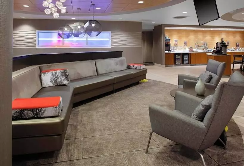 호텔 Springhill Suites Cincinnati North Forest Park