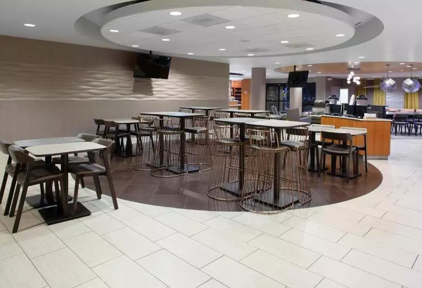 호텔 Springhill Suites Cincinnati North Forest Park