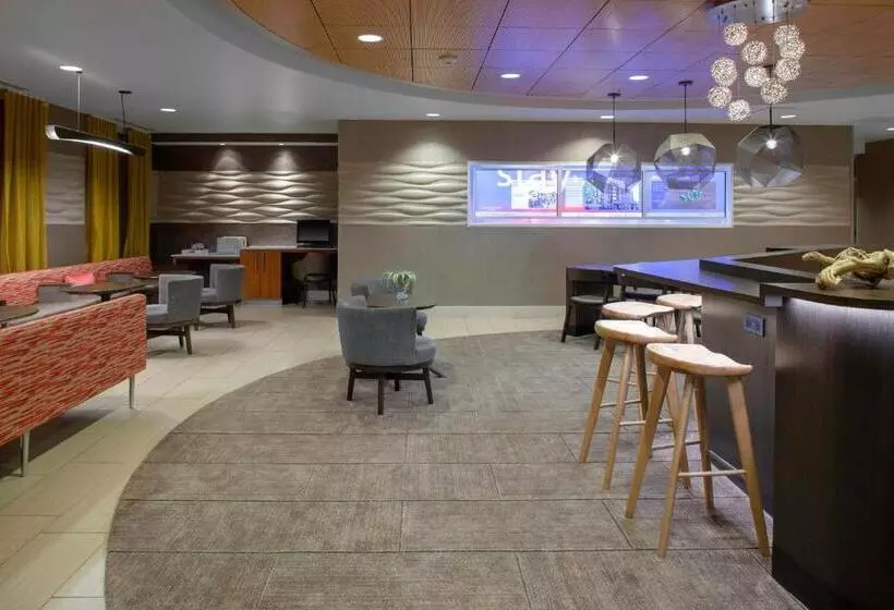 호텔 Springhill Suites Cincinnati North Forest Park