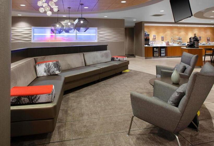 فندق Springhill Suites Cincinnati North Forest Park