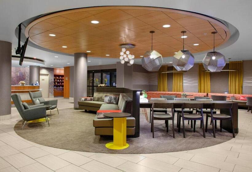 فندق Springhill Suites Cincinnati North Forest Park